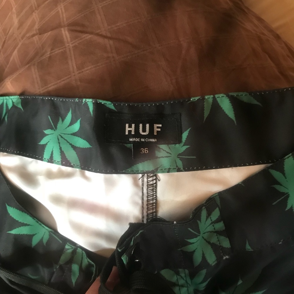 Hug board shorts - Picture 2 of 3